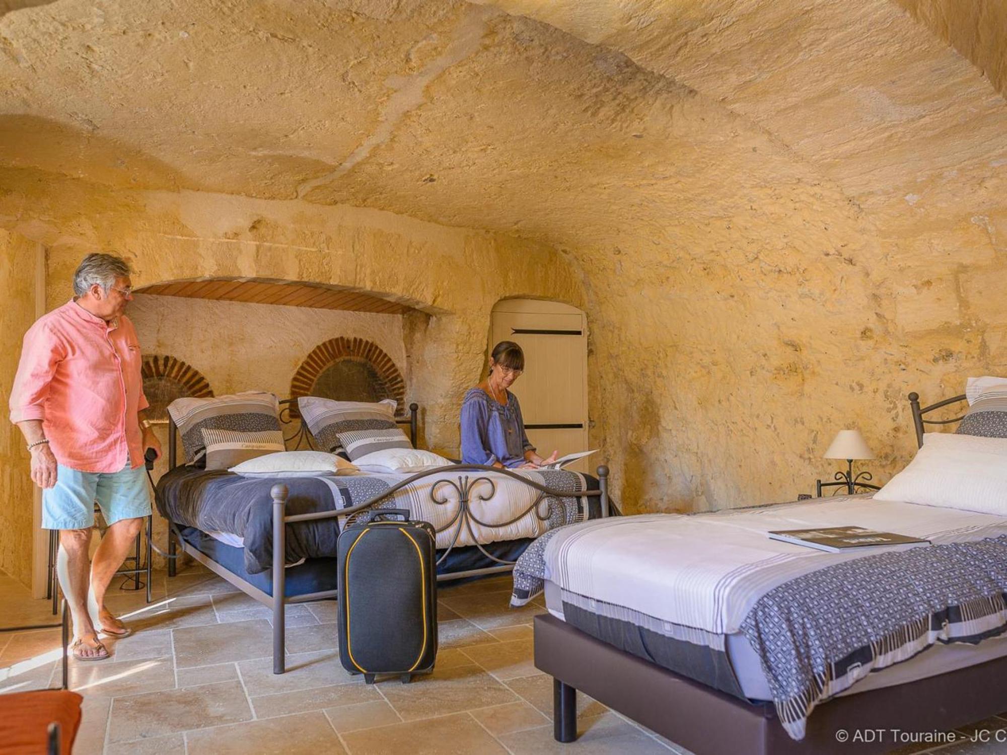 Maison Troglodyte Elegante Avec Spa, Salle De Jeux Et Jardin Clos A Vouvray - Fr-1-381-87 Exterior foto