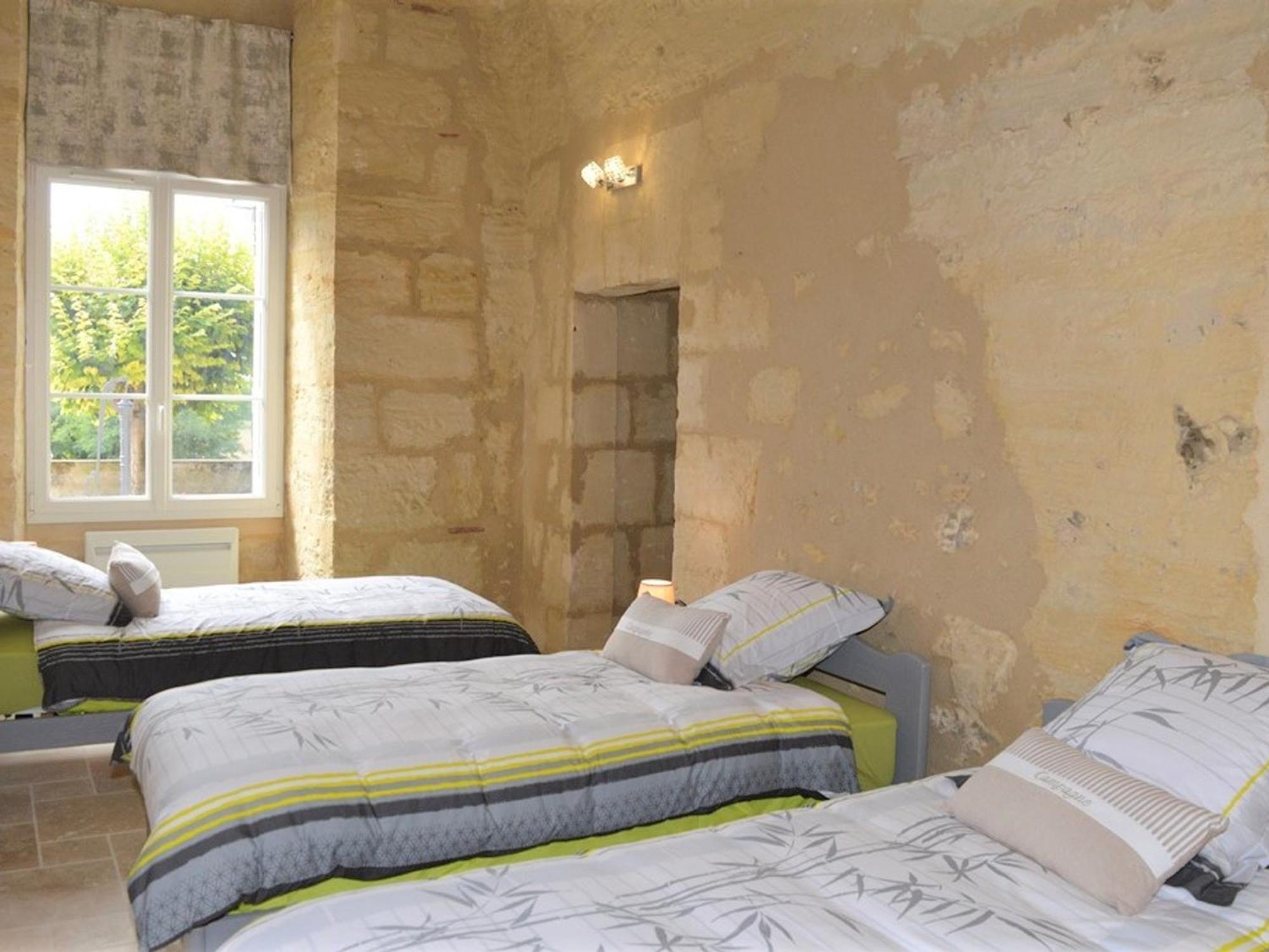 Maison Troglodyte Elegante Avec Spa, Salle De Jeux Et Jardin Clos A Vouvray - Fr-1-381-87 Exterior foto