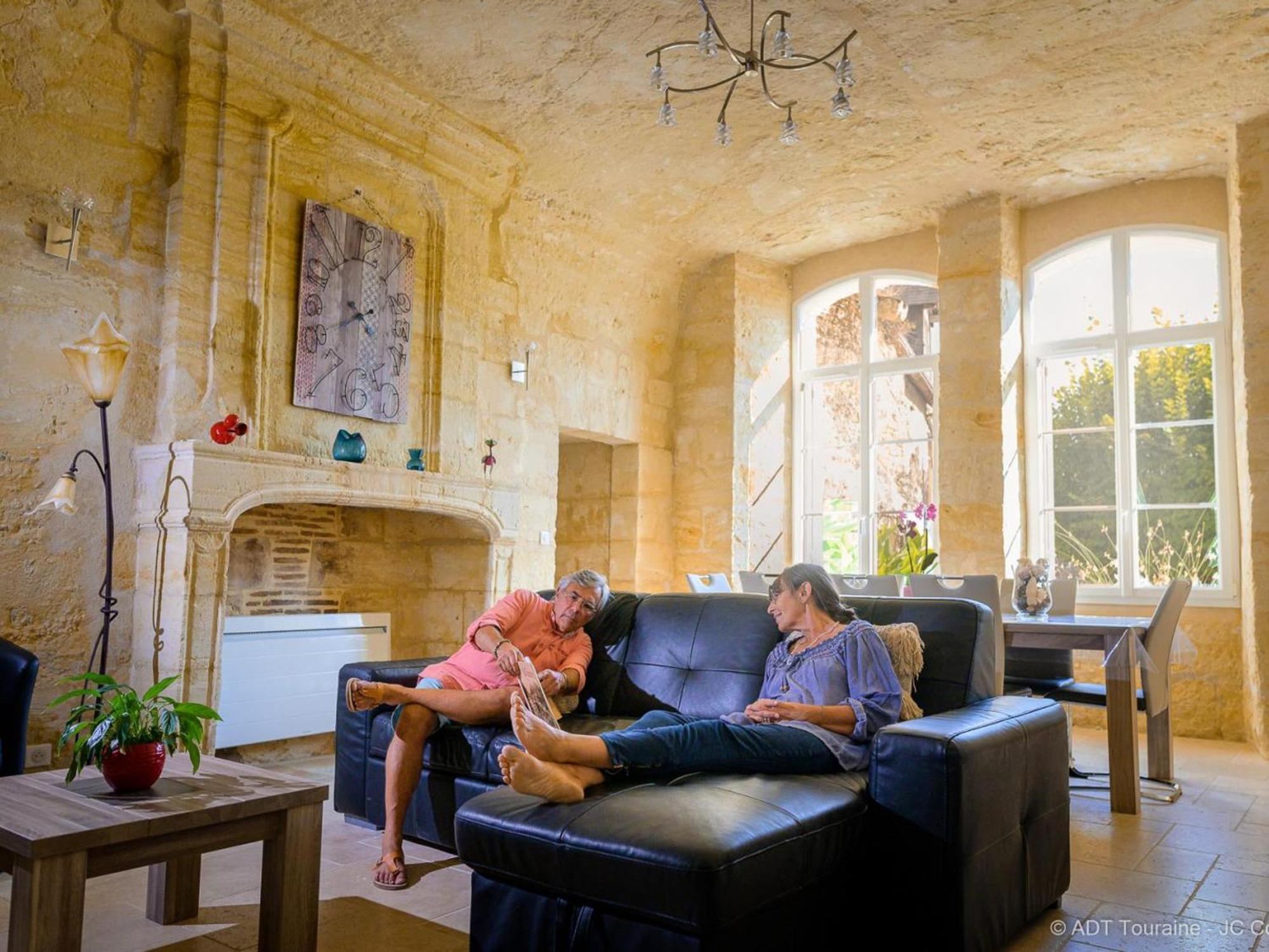 Maison Troglodyte Elegante Avec Spa, Salle De Jeux Et Jardin Clos A Vouvray - Fr-1-381-87 Exterior foto