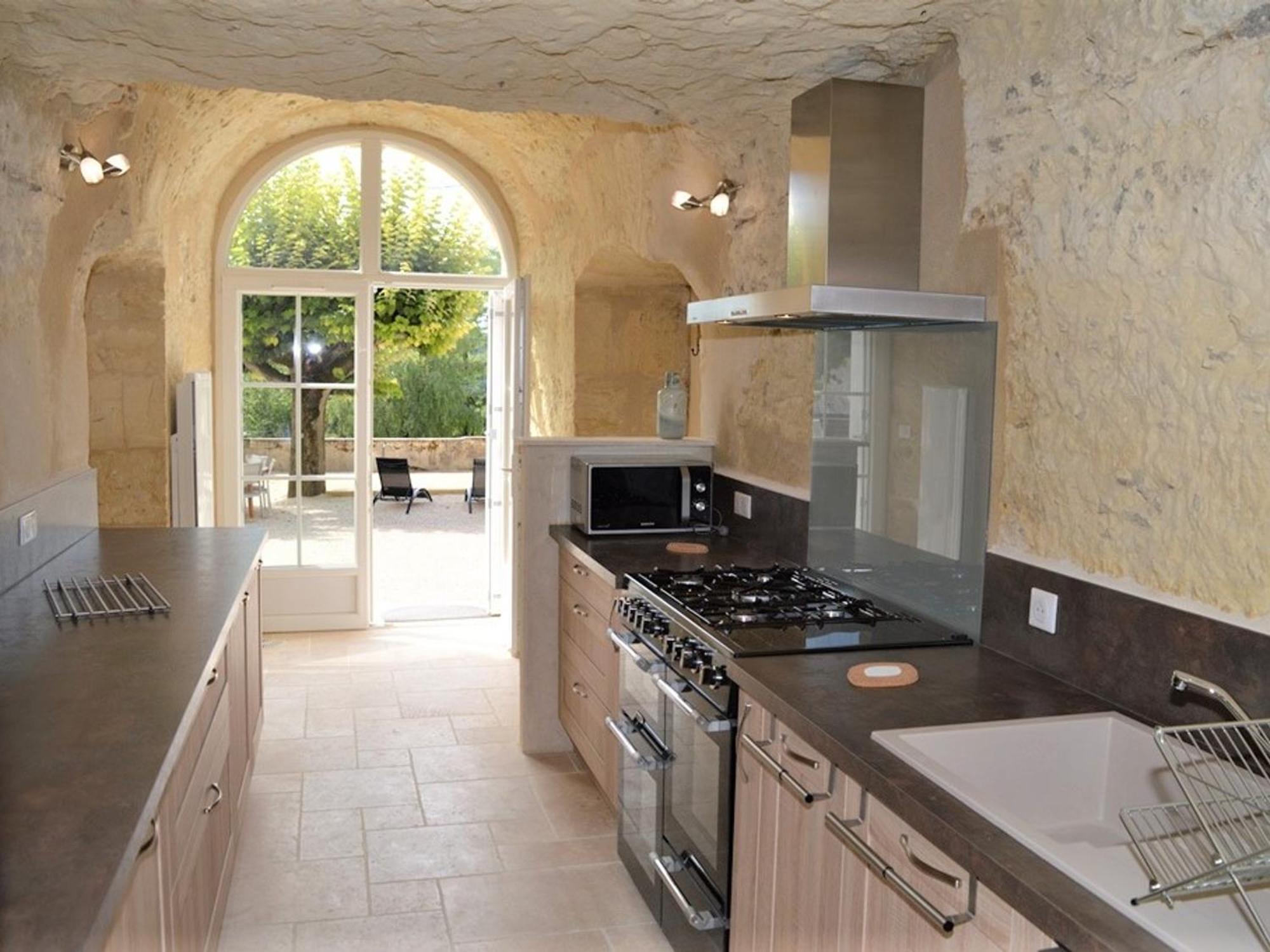 Maison Troglodyte Elegante Avec Spa, Salle De Jeux Et Jardin Clos A Vouvray - Fr-1-381-87 Exterior foto
